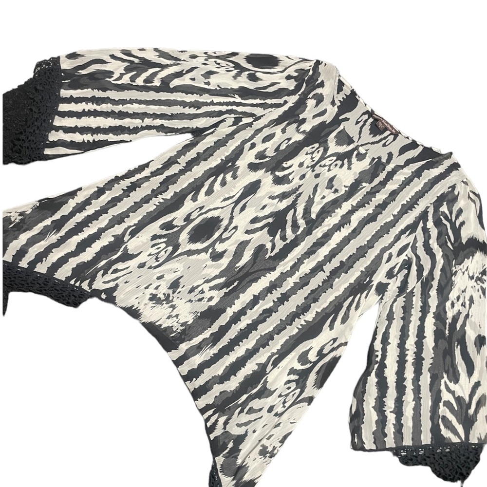 Black & White Blouse